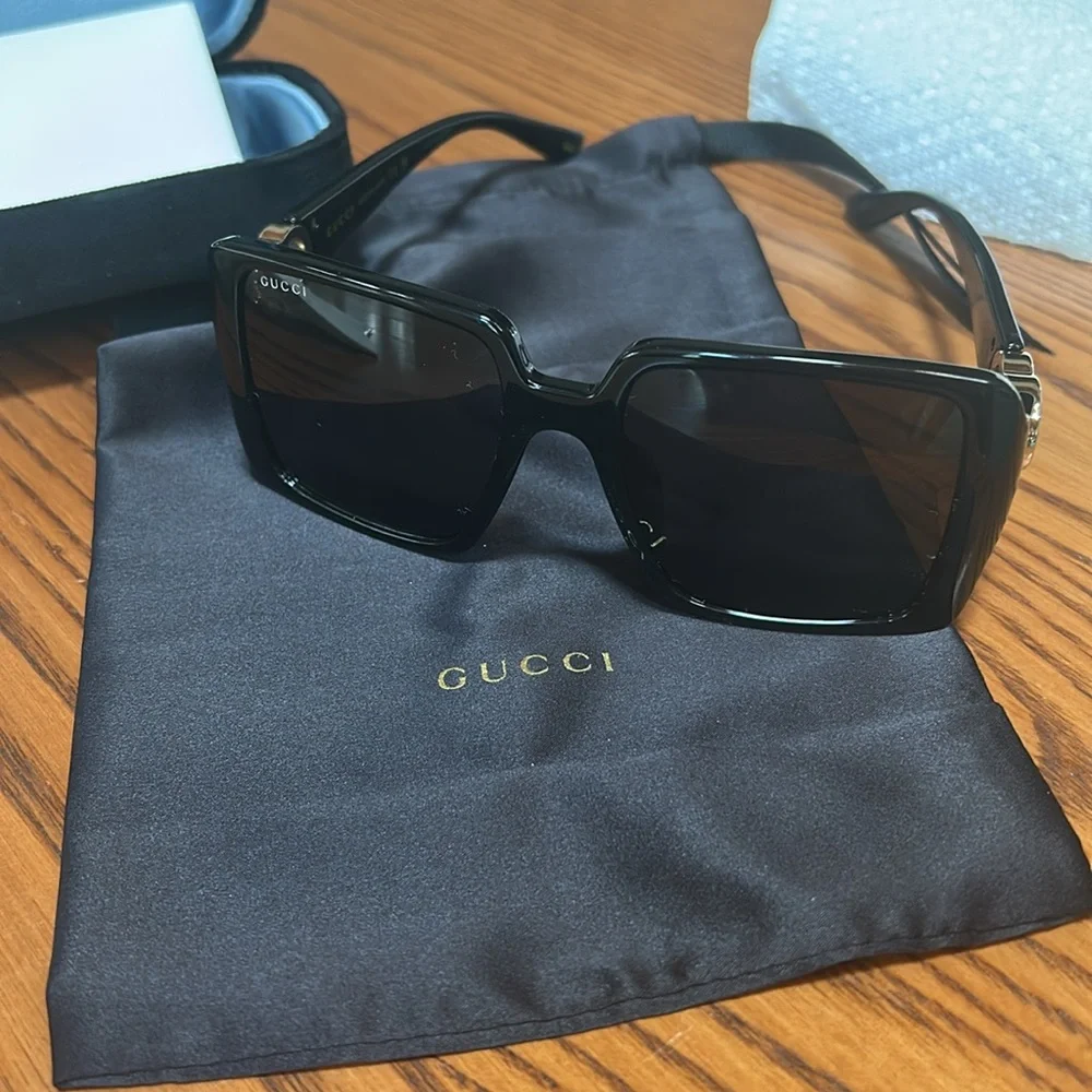 NEW Oversized Gucci Black Sunglasses - Picture 3 of 10
